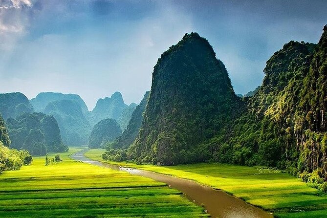 Hoa Lu – Trang An – Mua Cave Fullday Tour - Mua Cave: the almost-500-step climb and the view over Tam Coc