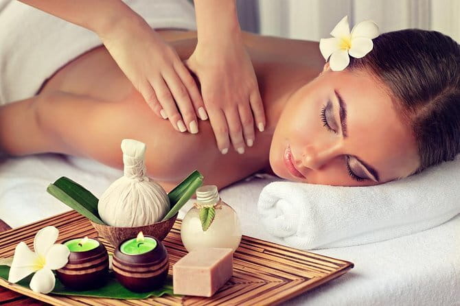 Hoang's Spa for Relaxing Foot Massage - The foot therapy method: energy points, circulation, and balance