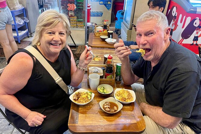 (HOT) Hanoi Guided Street Food and Train Street Tour with Local - Why this Hanoi street food tour mixes snacks and sights