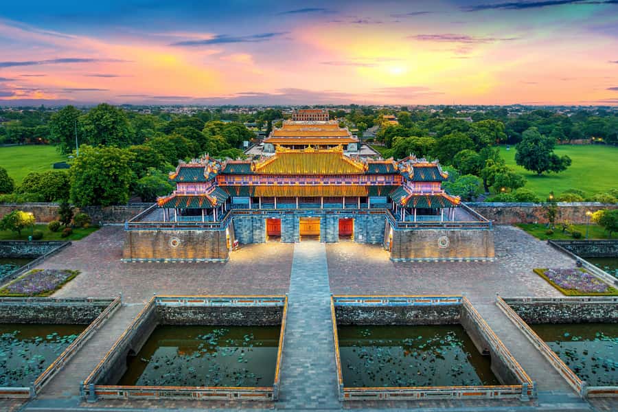 Hue: Royal Tombs & Imperial City Tour by Private Car - Thien Mu Pagoda: your classic Hue anchor