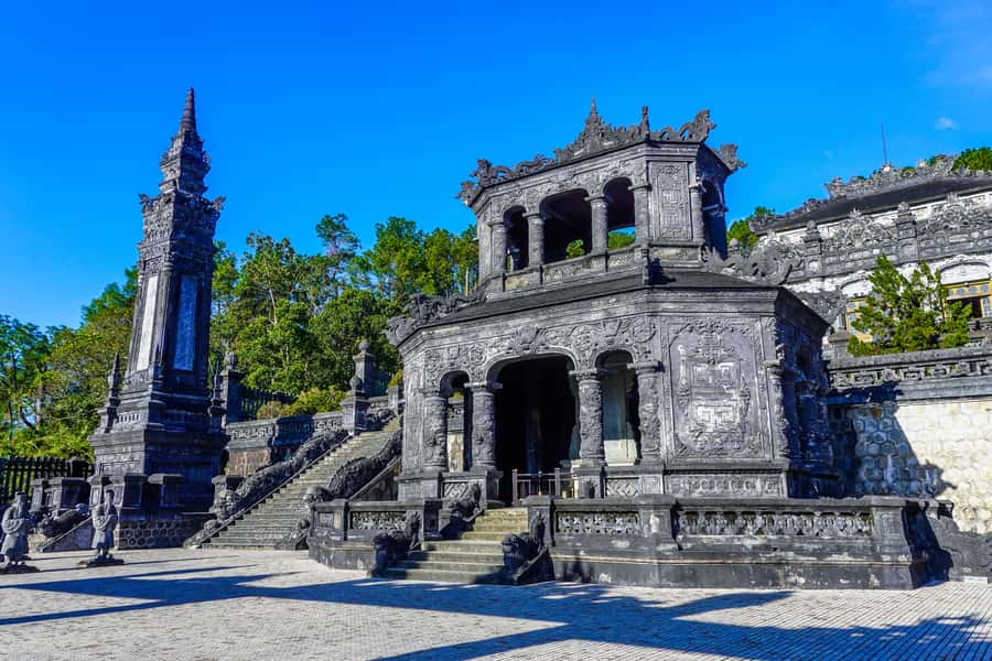 Hue: Royal Tombs & Imperial City Tour by Private Car - Tu Hieu Pagoda: the calmer pause at the Root Pagoda