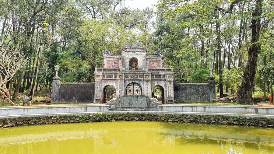 Hue: Royal Tombs & Imperial City Tour by Private Car - UNESCO Hue Citadel: the Nguyen dynasty power center