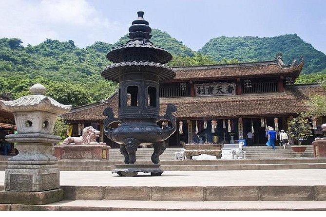 Huong Pagoda 1 Day Daily Tour - Temple etiquette you’ll want to follow before you walk in