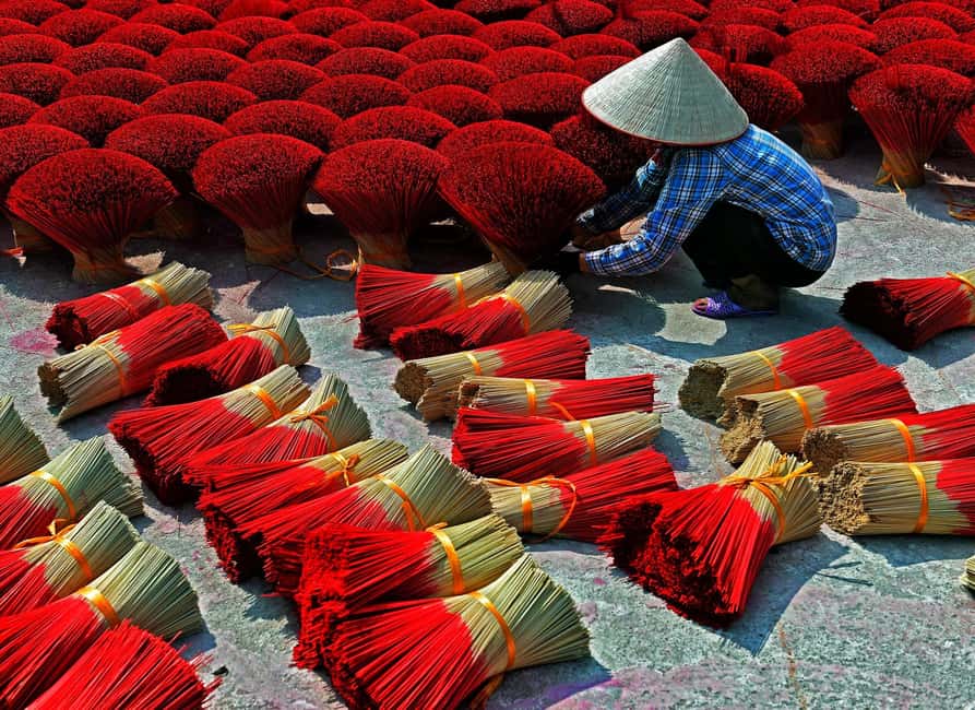 Incense Village & Hanoi Tour With Train Street - Small Group - Quang Phu Cau Incense Village: Crafts You Can Actually Photograph
