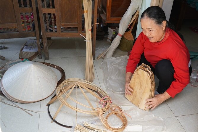 Incense Village, Hat & Lacquer Artisanal Tour Options From Hanoi - Stop 4: Duờng Tau, then an optional Train Street drop-off