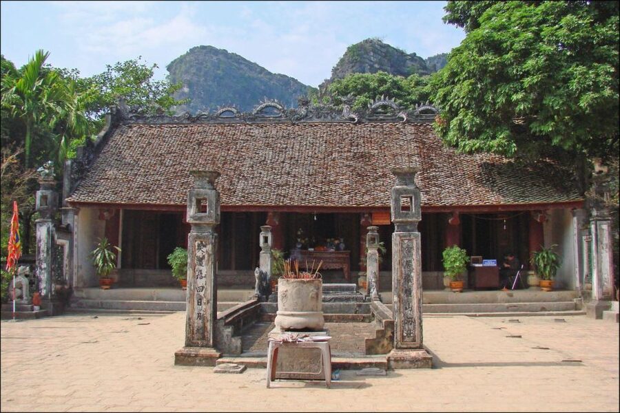 Incense Village-Tam Coc-Hoa Lu Small Group of 9 From Hanoi - Why the Small Group of 9 Changes the Whole Experience