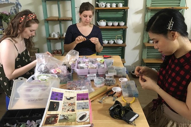 Jewelry Making Workshop - Getting There in Tay Ho: The Exact Address and a Calm Start