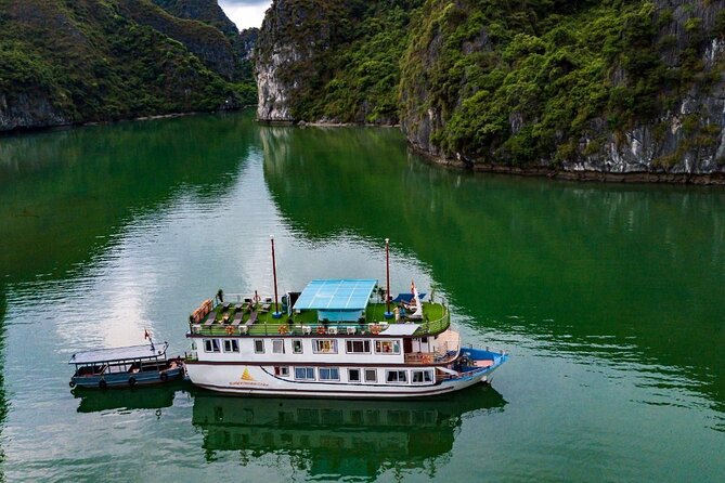Lan Ha bay deluxe cruise 2 days: Kayaking & swimming at pristine places - Getting comfortable: cabin, group size, and the onboard rhythm