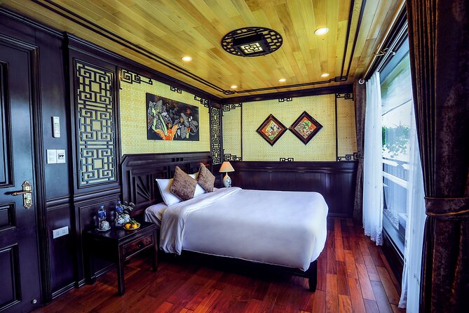 Lan Ha bay deluxe cruise 2D/1N: kayaking & swimming at pristine places & meals - Night onboard: BBQ sundeck dinner and squid fishing