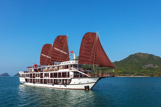 Lan Ha Bay - Ha Long Bay Overnight 5-star Cruise with Kayaking, Swimming,... - Kayaking or bamboo boat: the activity you’ll remember