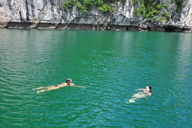 Lan Ha Bay - Ha Long Bay Overnight 5-star Cruise with Kayaking, Swimming,... - Night stop in a quiet area: rest beats nonstop noise