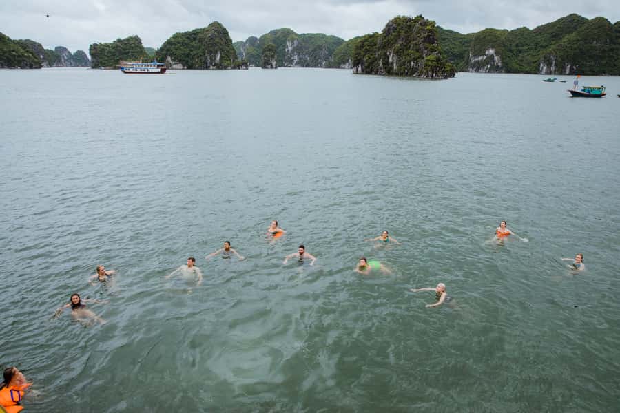 Lan Ha Bay - Kayaking 1 Day on cruise - Price and value: what $33 covers and what costs extra