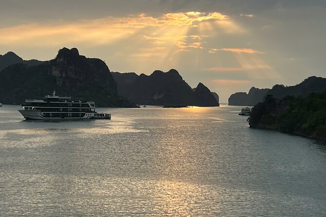 Lan Ha - Ha Long Bay 5Star cruise-Private balcony cabin 2day trip - Evening onboard: games, squid fishing, karaoke, and massage downtime