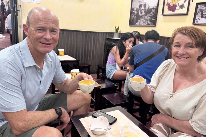 Layla HaNoi food tour - Train Street Café: timing, photos, and how to enjoy the inches-away moment