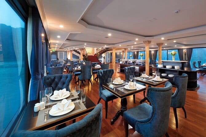 Le Theatre Cruise - Wonder on Ha Long & Lan Ha Bay 2 Days Tour - The cabin: private balcony comfort beats chasing views