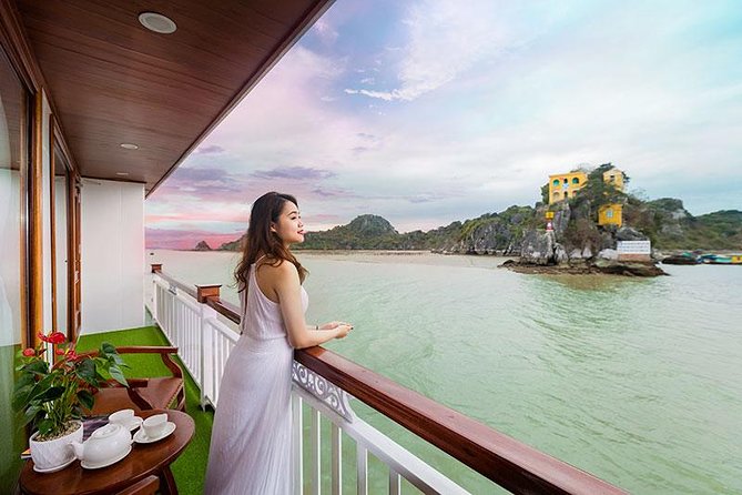 LEADING: All inclusive 3D/2N on cruises in HALONG - many options - Day 3: Sunrise Tai Chi and Sung Sot Cave for the Big Ending