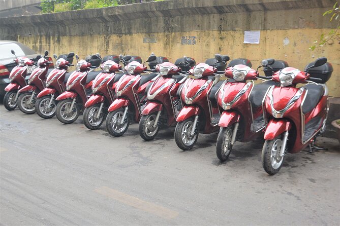 Led By Women - Hanoi Foodie Motorbike Tours - Stop 6: Duờng Tàu, the 150-year-old train tracks walk