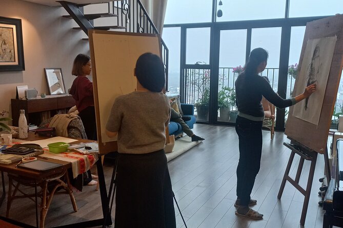 Life Drawing Class - Art Workshop at Art Tutor Hanoi - Small group limit: why max 10 changes the experience