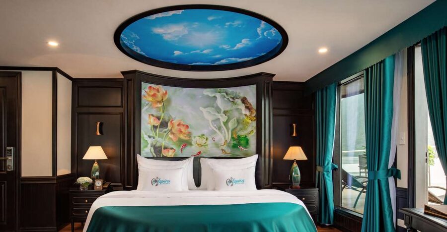 Luxury 5-Star Halong Bay Overnight Cruise: full board, kayak - Entering Halong Bay’s Reality: Halong and Lan Ha in One Night