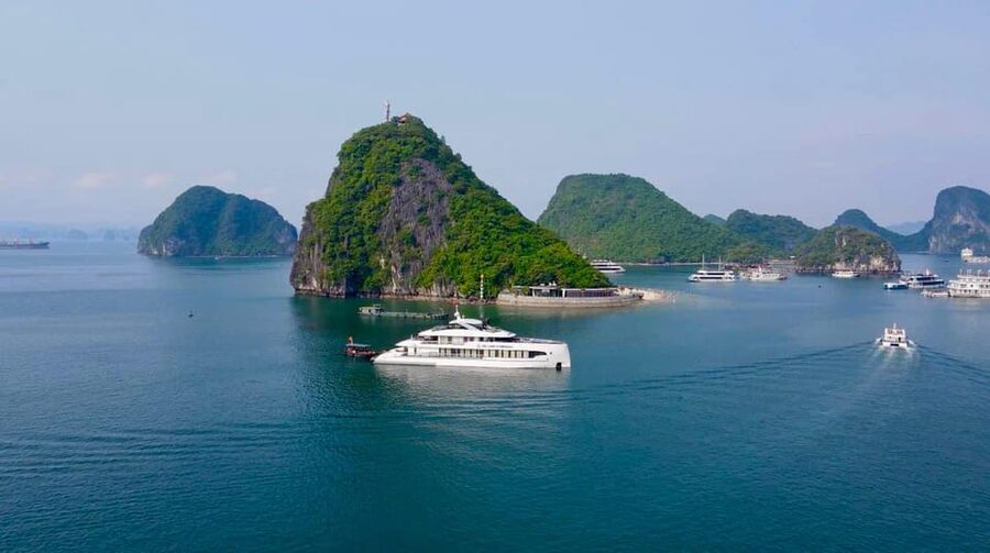 Luxury Ha Long Symphony Day Cruise With Lunch, Cave & Island - The sunset party: a friendly finish before disembark