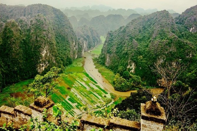 Luxury Hoa Lu - Tam Coc - Mua Cave 1 Day Tour - By Limousine & Small Group - Cycling and a Vietnamese tea break around Tam Coc