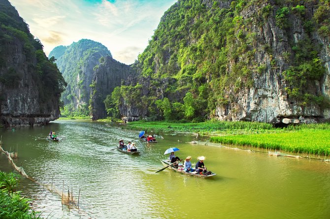 Luxury Hoa Lu Trang An Mua Cave Amazing View - Small Group Tour - Limousine Bus - Trang An Cave Complex: The Boat Trip and the King Kong Connection