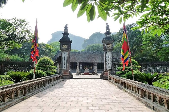Luxury Ninh Binh: Hoa Lu - Mua Cave - Tam Coc Day Tour from Hanoi - Optional Cycling to Bich Dong Pagoda: Nice If You Like Moving Off the Bus