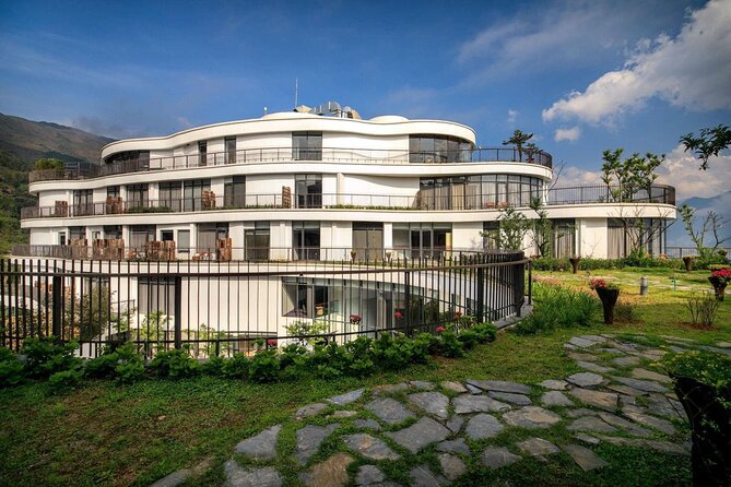 LUXURY SAPA TOUR 2D1N -Stay At 5 Star Hotel-Transfer by sleep bus - Day 2: The 5km Walk to Y Linh Ho Village