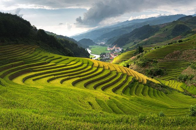 LUXURY SAPA TOUR 2D1N -Stay At 5 Star Hotel-Transfer by sleep bus - Meals Included: The Often-Overlooked Comfort Feature