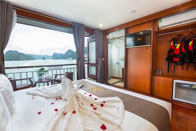 LUXURY TRIP of LIFETIME-NO FUN-NO PAY-Halong-All inclusive-2d/1n - Day 2 morning: tai chi at sunrise and the big cave payoff