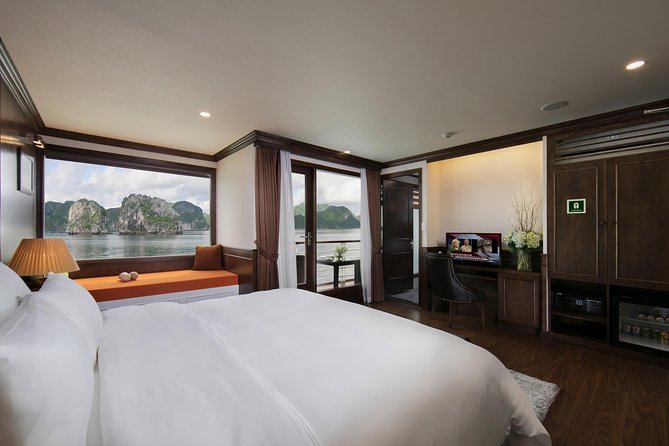 Mon Chéri Cruise 5 star: Unique 2 Days Tuan Chau - Halong bay - Lan Ha Bay - Day 1 in Lan Ha Bay: the canal-to-bay transition and lunch on board