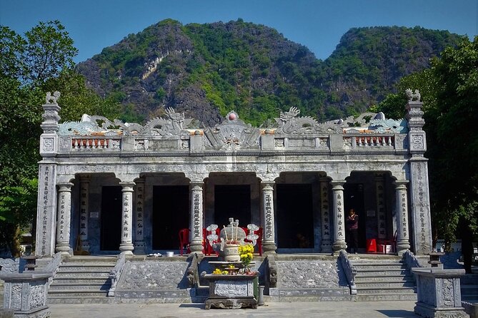 Motorbike Tour around Ninh Binh - Thai Vi Temple: a short stop with a long historical angle