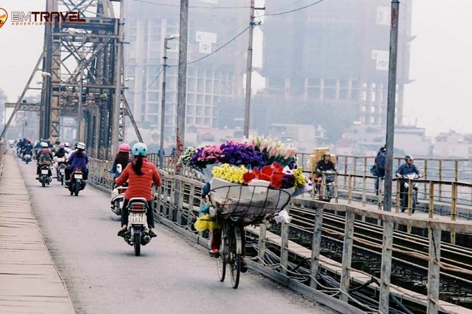 Motorcycle tour around Hanoi - The 5-hour plan: how Hanoi feels at motorbike pace