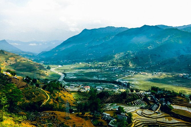 Mountain views & Rice Terraced Fields Hiking – 2D 1N - Setting Off From Sapa Church: 9am Start and a Smooth Small-Group Day