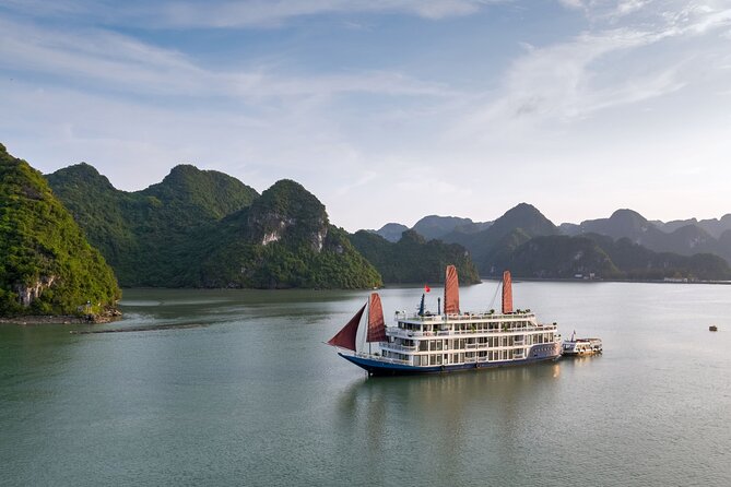 Multi-Day Guided Cruise in Halong & Lan Ha Bay from Hanoi - What the cruise includes onboard (and why it matters)