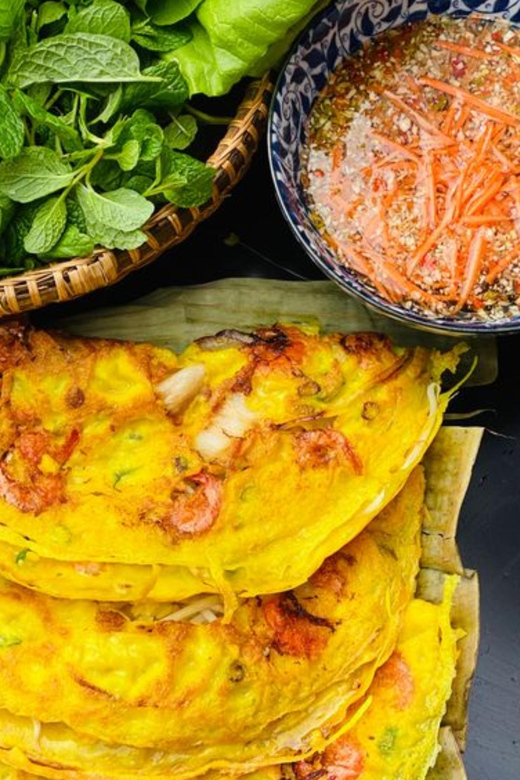 [Must-try] Hanoi Food Tour with Train Street - Train Street: the spectacle without losing your meal time