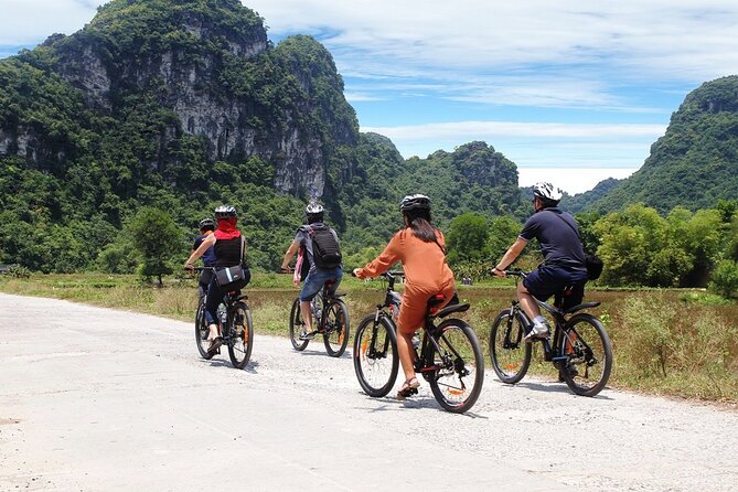 Ninh Binh 2 Days 1 Night Tour: Unique Itinerary - Bich Dong Pagoda: cave-temple calm and a lotus pond break