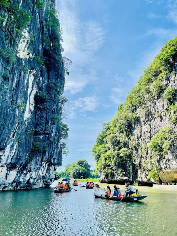 Ninh Binh : Bai Dinh Pagoda, Trang An, and Mua Cave Tour - Bai Dinh Pagoda: why this complex feels bigger than just one temple
