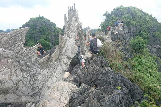 Ninh Binh Daily Tour All-Inclusive Bus, Guide, Lunch & Activities - Guide quality and group size: English support, plus one caution from past guests