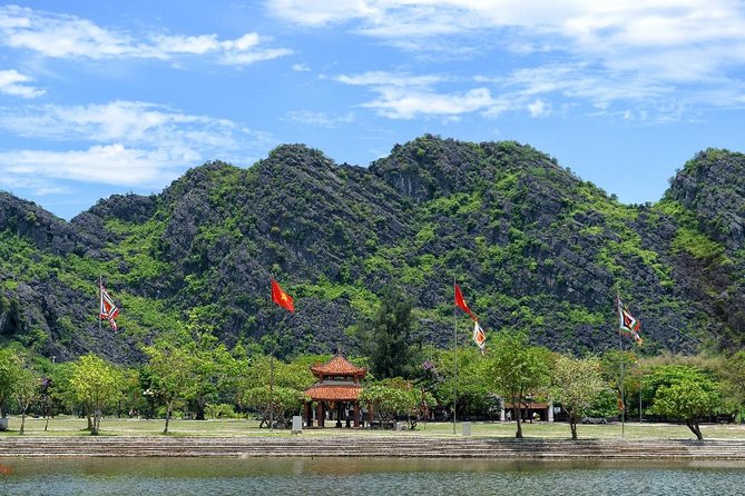 Ninh Binh Daily Tour: Hoa Lu- Am Tien Cave - Tam Coc- Bike - Bich Dong pagoda - Ninh Binh in One Day: Why This Route Works