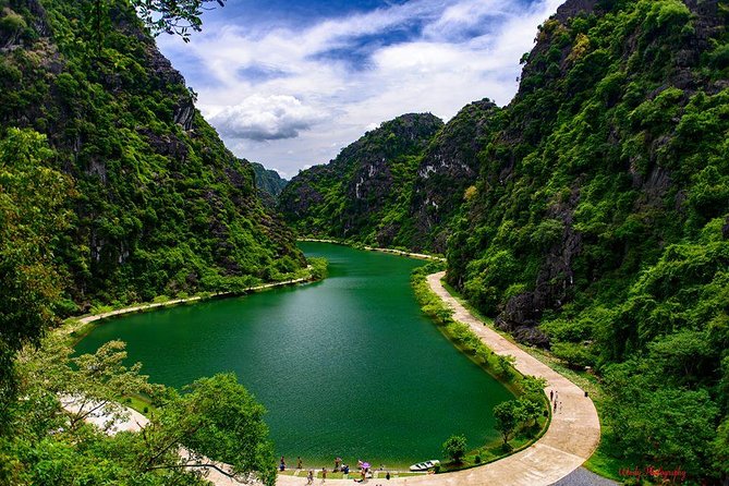 Ninh Binh Daily Tour: Hoa Lu- Am Tien Cave - Tam Coc- Bike - Bich Dong pagoda - Morning Pickup and Getting Out of Hanoi Smoothly