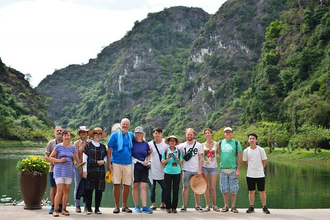 Ninh Binh Daily Tour: Hoa Lu - Am Tien Cave- Trang An boat ride - Tuyet Tinh Coc: the green lake views and the 200-step pagoda