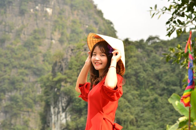 Ninh Binh Daily Tour: Hoa Lu - Am Tien Cave- Trang An boat ride - Lunch stop: a full meal that keeps the second half from dragging