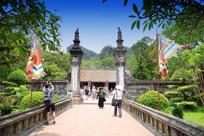 Ninh Binh Daily Tour: Hoa Lu - Am Tien Cave- Trang An boat ride - Price and value: what $72 buys you in real terms