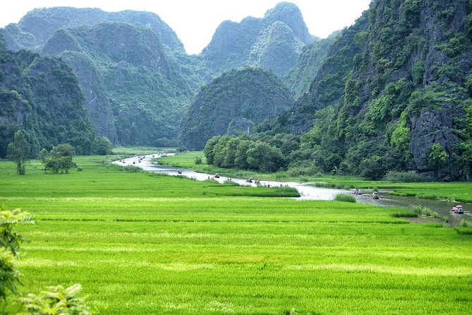 Ninh Binh Daily Tour: Hoa Lu - Tam Coc boat trip and Bike - Hoa Lu: stepping into the 10th–11th century capital era