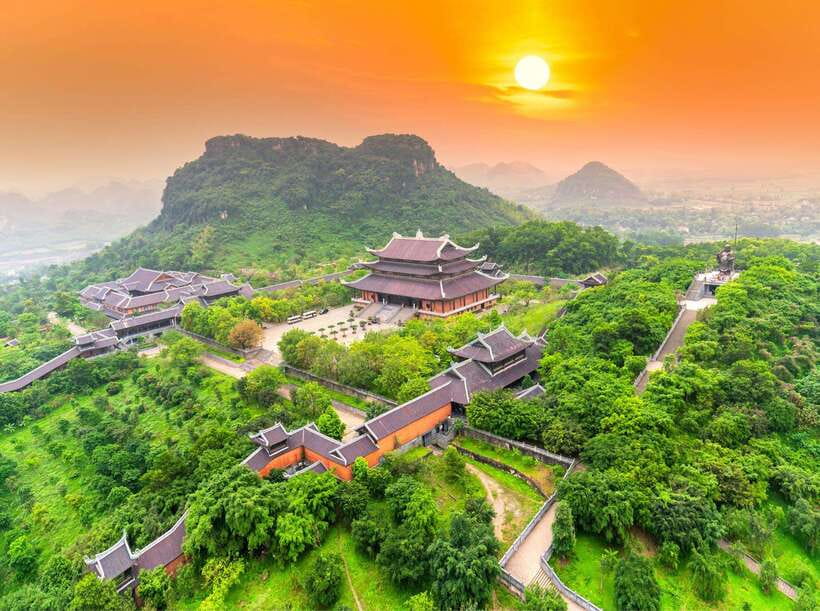 Ninh Binh Day Tour: Bai Dinh, Trang An, Mua Cave from Hanoi - Trang An Grottoes by Boat: Caves, Limestone Peaks, and the UNESCO Factor