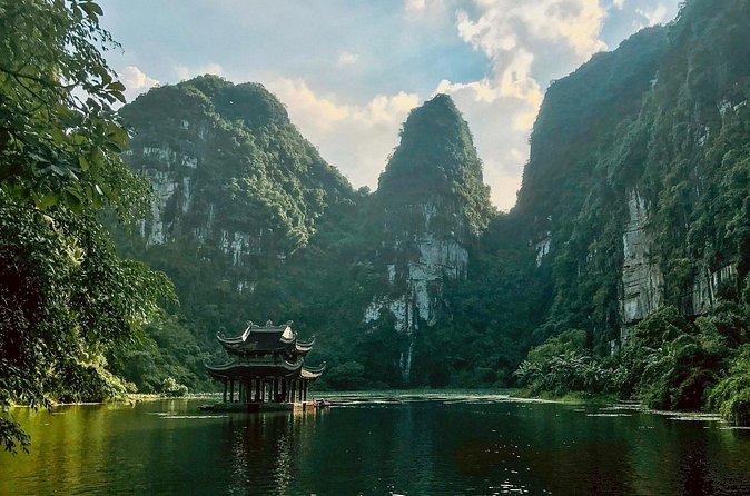 Ninh Binh Day Tour from Hanoi: Hoa Lu Trang An and Mua Caves - Bicycles and Optional Extras: What’s Included vs. What’s Up to You