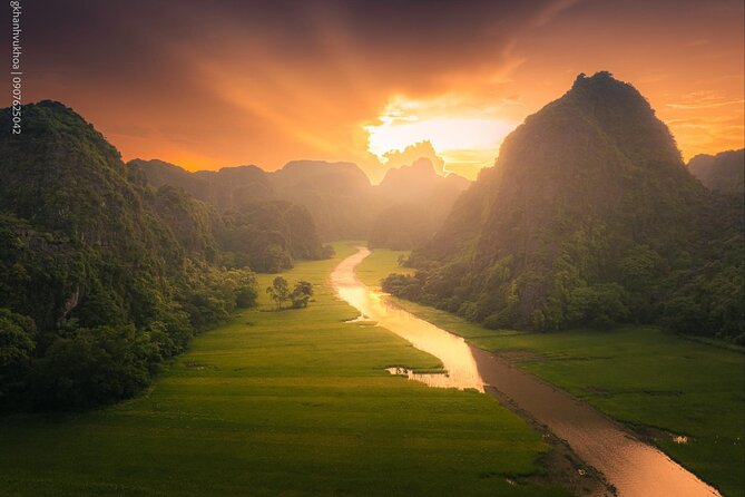 Ninh Binh Day Tour Hoa Lu,Bai Dinh Trang An,Tam Coc, Mua Cave - Hoa Lu and Bai Dinh: Temples Before the Water