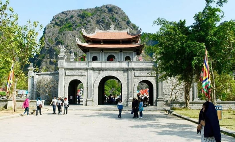 Ninh Binh Day Tour: Hoa Lu, Trang An Mua Cave, Boat Ride - When Hanoi Traffic Messes Up Pickup, Know Your Backup Plan