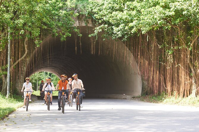 Ninh Binh Day Trip: Bai Dinh-Trang An-Mua Cave, Buffet, Boat, Bus - Mua Cave (Dancing Cave): the 500-step test